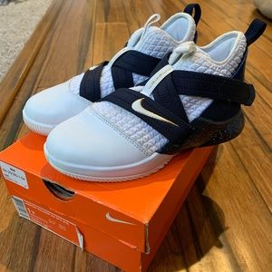 Nike Lebron Soldier XII